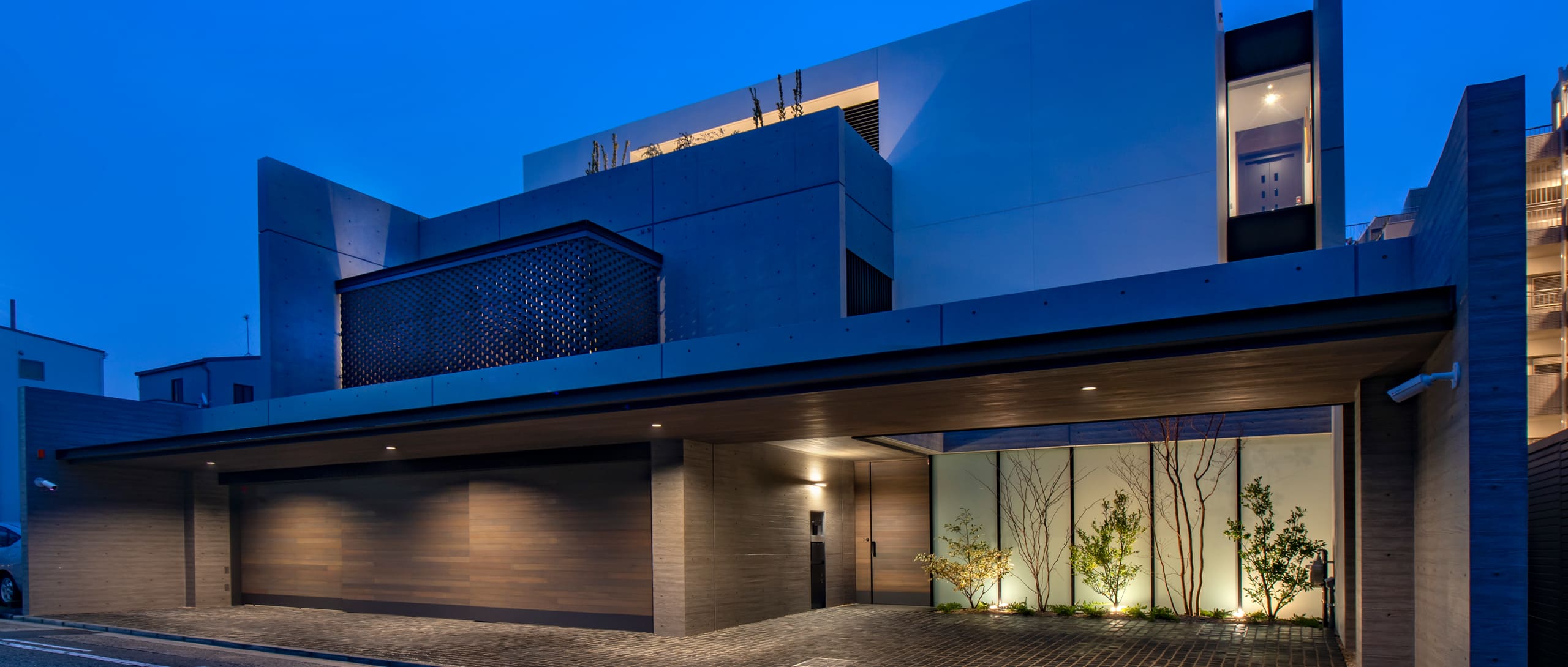 header_store-facilities_works002_002_soumiya