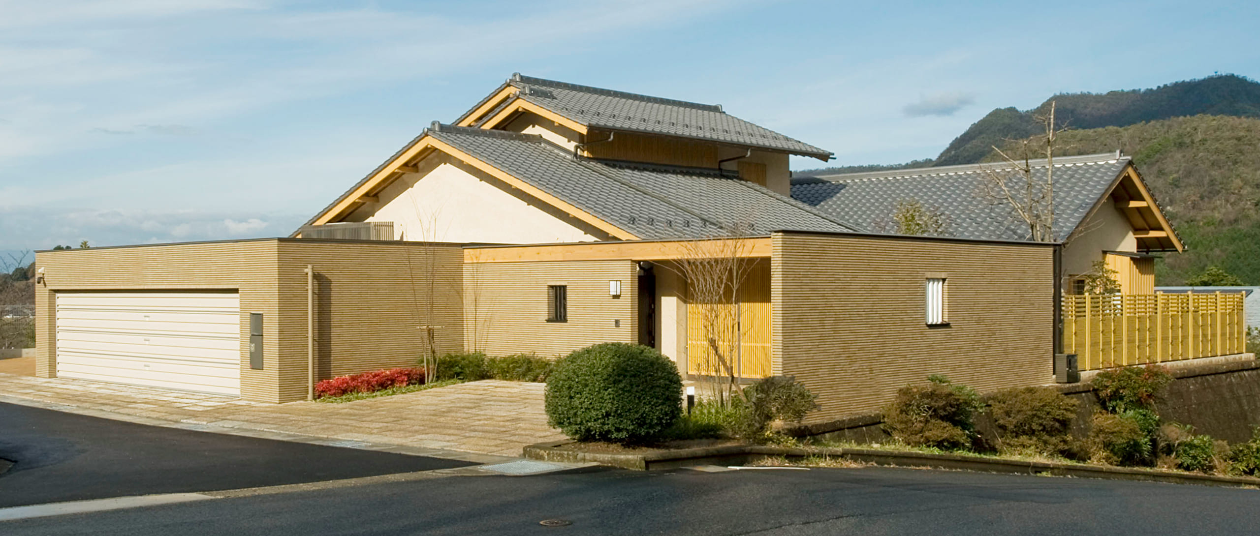 header_store-facilities_works005_001_soumiya